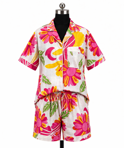 Conjunto de Pijama Floral con Estampado a Mano para Mujer, 100% Algodón, Camisa de Manga Corta y Pantalones Cortos, Conjunto Informal Hecho a Mano - Product Image 1