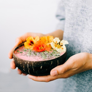 Cuencos de cáscara de coco con logotipo láser personalizado con acabado de aceite para colecciones de cocina rústicas y ecológicas modernas, venta al por mayor de Vietnam - Product Image 3