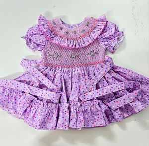 Envío Inmediato: Hermoso Vestido de Verano con Corazones Geométricos Multicolor Bordados a Mano, Cuello Redondo, Manga Corta, Corte en A, para Niñas, 100% Algodón - Product Image 1