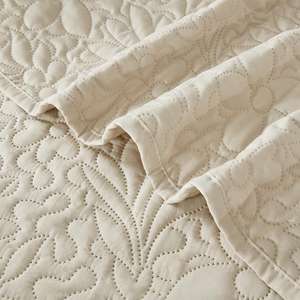 ผ้าคลุมเตียง Clover Series ผ้าปูที่นอนเนื้อนุ่ม สีพื้น ผลิตด้วยเทคนิคอัลตราโซนิก รุ่นใหม่ปี 2025 - Product Image 2