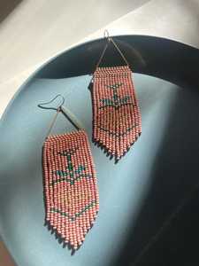 Pendientes de flecos geométricos con cuentas de color rosa pastel, joyería bohemia hecha a mano, accesorios de moda estéticos elegantes para mujer - Product Image 3