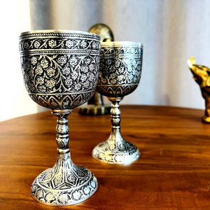 Gobelet en métal finition argent antique, gravé à la main avec motif floral, vaisselle traditionnelle embossée pour la maison et les restaurants - Product Image 3