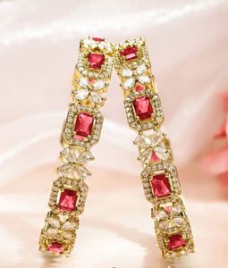 กำไลข้อมือทอง 14K ชุบทองเหลืองสำหรับผู้หญิง ประดับคริสตัลลายดอกไม้ โรแมนติก เหมาะสำหรับงานแต่งงาน พร้อมใบรับรอง - Product Image 2
