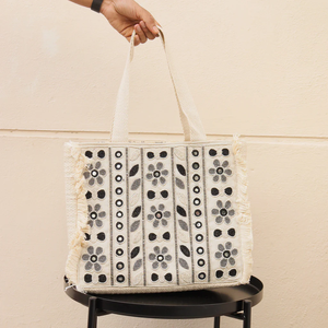 Nouveau Sac Fourre-Tout Matelassé Perlé 2025 pour Femme – Sac à Main Décontracté Tendance Disponible à Prix Abordable - Product Image 1