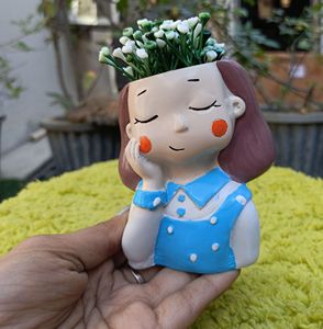 Maceta de poliresina modelo Blue Thinking Girl con diseño de flor, acabado esmaltado, estilo lindo, para plantas de interior y flores. - Product Image 2