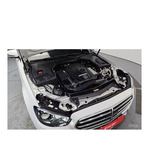 Mercedes-Benz Classe E E250 Exclusive Modèle Mai 2023 18 587 km Norme d'émission Euro V Boîte de vitesses automatique Sièges en cuir Gauche - Product Image 6