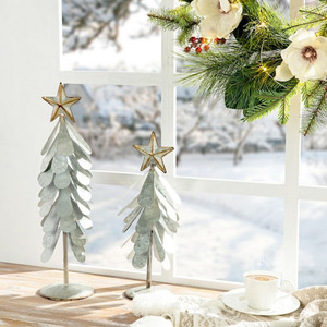 Árboles de Navidad de Metal Galvanizado Hechos a Mano con Follaje de Pétalos en Capas y Adornos de Estrella, Decoración Perfecta para la Mesa Navideña - Product Image 5