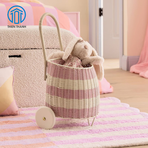 Poussette miniature en rotin faite à la main, panier décoratif pour chambre d'enfant, jouet d'imitation pour enfants, vente en gros - Product Image 3
