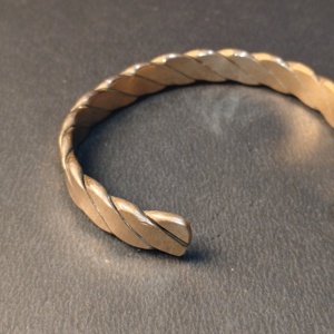 Spiral Twist Copper Bangle - Antique Finish Pure Copper <b>Healing</b> <b>Bracelet</b> - Bio-Energy Therapy Cuff for Joint Pain Relief - Product Image 2