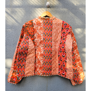 Chaqueta acolchada Kantha floral para mujer, abrigo reversible de algodón con patchwork y cierre de botones para otoño/invierno, regalo para ella - Product Image 6