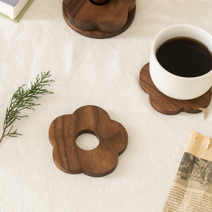 Ensemble de sous-verres en bois de hêtre en forme de fleur personnalisés, dessous de verre et de bol résistants à la chaleur à motif floral pour la protection de la table, surface lisse - Product Image 6