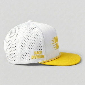 Casquette de golf premium 5 panneaux à visière plate, fermeture snapback, perforations découpées au laser, logo brodé personnalisé, vente en gros, usine OEM ODM - Product Image 3
