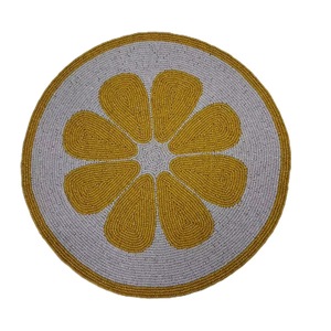 Set de table rond en coton perlé Sand Dollar avec motifs de fleurs et de papillons, brodé à la main, pour mariage - Product Image 6