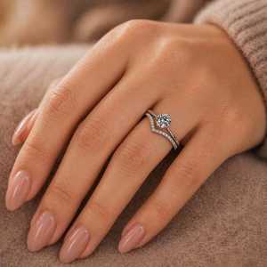 Bague de fiançailles en or massif 10K 14K 18K certifiée IGI avec diamant de laboratoire taille brillant rond et bande incurvée pour femme E VVS - Product Image 4