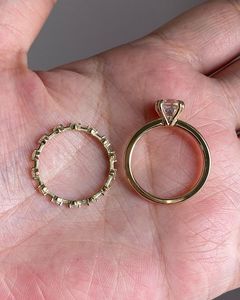 Anillo de Boda de Oro Sólido de 14k con Corte Antiguo de Mina, Estilo Doble Punta, con Banda a Juego y Diamantes Cultivados en Laboratorio - Product Image 4