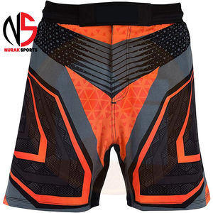 Shorts de Muay Thai pour hommes en matériau durable, disponibles en gros, sur mesure, anti-plis, de qualité supérieure. - Product Image 1