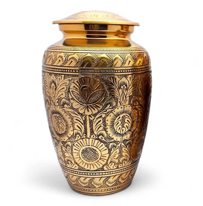 Hermosa urna funeraria de latón con grabado completo, estilo americano/europeo, para guardar cenizas de adultos. - Product Image 1