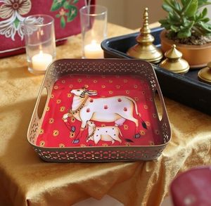 Plateau en métal décoratif avec impression émail et motif Pichwai, avec pot, pour décoration intérieure, cadeau de retour, souvenir de mariage - Product Image 3