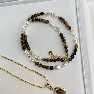 Collar de Perlas Barrocas de Agua Dulce con Piedra Ojo de Tigre Estilo Retro Mirad para Mujer, Cadena de Clavícula Color Ámbar - Product Image 3