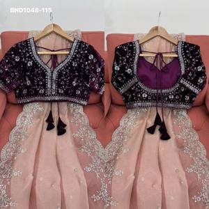 Sari en organza de soie avec broderie de fils et sequins - Ensemble chemisier en velours 9000 - Fabricant de mode féminine de Surat - Product Image 6