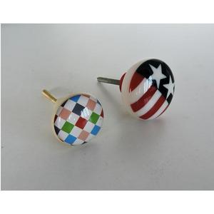Nouveau Bouton de Meuble Artisanal Sculpté en Coquillage Poli Brillant et Nacre Vierge, Écologique et Traditionnel, pour Armoires et Tiroirs de Cuisine - Product Image 1