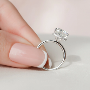 Anillo de compromiso con diamante talla cojín, engaste de puntas, joyería fina clásica para mujer - Product Image 6