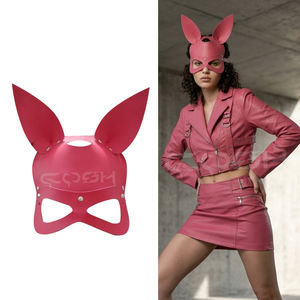 Máscara Facial de Cuero Sintético Rosa con Recortes para Ojos y Detalles de Tachuelas Metálicas para Cosplay Sexy - Product Image 3