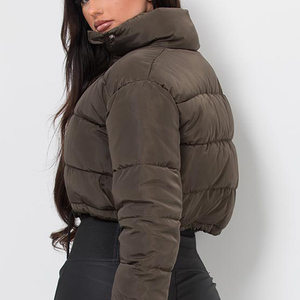 Chaqueta Acolchada para Mujer al por Mayor, Personalizada, Informal, para Exteriores, Resistente al Viento, con Cierre de Cremallera y Bolsillos Laterales, Abrigo Premium para Invierno - Product Image 2