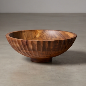 Bol à salade en bois cannelé de designer, finition noyer foncé, avec bord côtelé, objet décoratif - Product Image 3