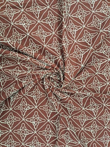 Tissu en coton marron rouille en gros avec motif géométrique étoilé crème et broderie Dori en treillis, travail de cordon 3D pour robes - Product Image 2