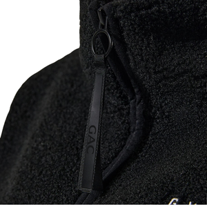 Veste Courte Femme Personnalisée en Polaire Sherpa Tricotée Noire, Chaude et Douce, à Demi-Zip, Pull Décontracté d'Hiver pour l'Extérieur, Confortable et Moelleuse avec Logo sur le Devant - Product Image 4