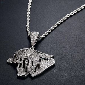 Colgante de Lujo Pantera de Plata 925 con Baño de Rodio y Moissanita Micro Pavé, Corte Brillante Redondo, Amuleto Temático Animal para Uso Diario - Product Image 1