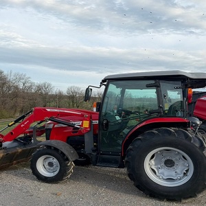 Tractor Massey Ferguson 2850M, Potente Máquina Agrícola, Motor Duradero, Consumo de Combustible Eficiente, Uso en Agricultura Moderna - Product Image 2