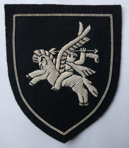 Insignia de Lujo Bordada a Mano con Hilo de Oro Personalizada para Blazer, Ideal para Clubes, Identidad Corporativa y Ropa Deportiva con Estilo Histórico - Product Image 3