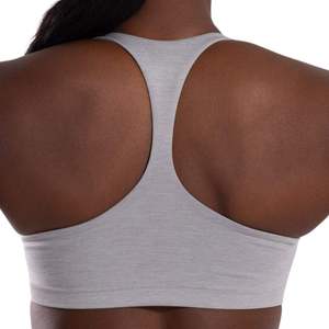 Sujetador Deportivo Gris Claro con Logotipo Personalizado para Mujer, Cuello en V, Tirantes Finos, Sin Costuras, Top Corto para Entrenamiento, Conjunto de Gimnasio, Ropa Deportiva al por Mayor - Product Image 4