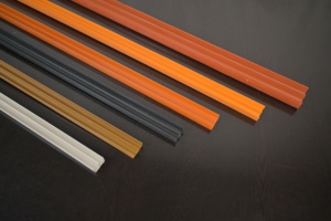 Perfil de PVC en Forma de E de la Mejor Calidad, Resistente a Químicos y a la Corrosión, para Enmarcado de Paneles y Protección de Bordes - Product Image 3