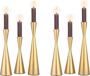 Support au fini métallique chaleureux qui reflète les flammes vacillantes, un attrait artisanal enchanteur qui ajoute une touche d'authenticité au style intérieur. - Product Image 1