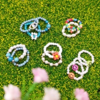 Bague fantaisie en plastique pour femmes, avec cordon élastique et perles, pour filles