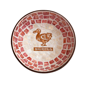 Bols en bois de coco personnalisés Pristine Tradition Bali, motifs tribaux gravés, prix premium B2B - Product Image 2