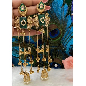 Exquisitos Pendientes Largos de Latón Chapado en Oro con Moissanita y Kundan, de Primera Calidad, para Mujer, Colección de Moda para Bodas - Product Image 2