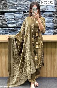 Proveedor de conjuntos de Kurti-Pant rectos de algodón de alta calidad 60-60 con diseño estampado y Dupatta estampada de la India, moda femenina. - Product Image 3