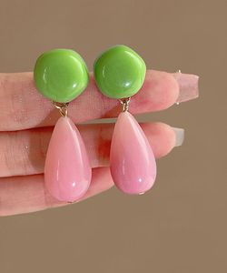 Pendientes Geométricos de Resina Verde Menta, Forma Circular, Joyería de Moda - Product Image 2