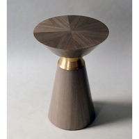 Hochwertige, aus Holz gefertigte, runde Luxus-Kaffee- und Beistelltische für Zuhause, Hotel, Apartment, Wohnzimmer zu einem beeindruckenden Preis.