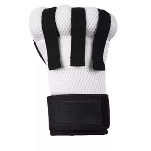 Gants de boxe personnalisés avec rembourrage en gel, bandages rapides avec coussinet en gel, gants intérieurs de boxe, bandages de main rapides rembourrés en gel - Product Image 5