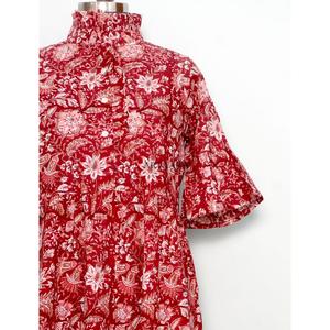 เดรสยาวผ้าฝ้ายพิมพ์ลายสีแดง คอสูง แขนทรงระฆัง พิมพ์ลายดอกไม้ ผ้าฝ้ายผสมลินิน พร้อมเข็มขัด - Product Image 3