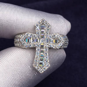 Bague de fiançailles unisexe en argent sterling 925 avec croix de moissanite et diamants, style hip-hop, coupe baguette glacée - Product Image 3