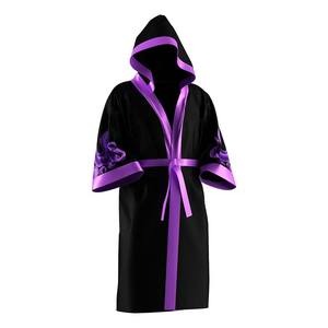 Robe à capuche en satin rouge avec motif flamme jaune, idéale pour l'entraînement aux arts martiaux et les événements de boxe, confortable et adaptée à toutes les saisons, en polyester - Product Image 4