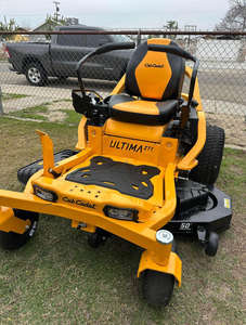 Cub Cadet Ultima ZT2 60 pouces Plateforme flottante fabriquée avec moteur Kawasaki FR Series V-Twin 24HP et double transmission hydrodynamique - Product Image 3