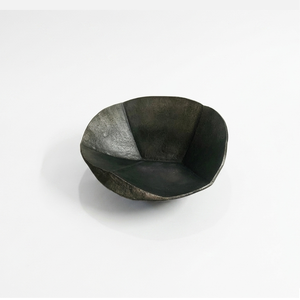 Bol en métal industriel moderne, décoratif, à facettes géométriques, finition en fer oxydé antique, pièce maîtresse pour la décoration minimaliste de la maison - Product Image 3
