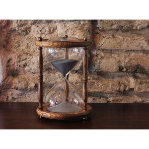 Sablier en bois fait main au design rustique avec fonction de chronométrage précis - Product Image 1